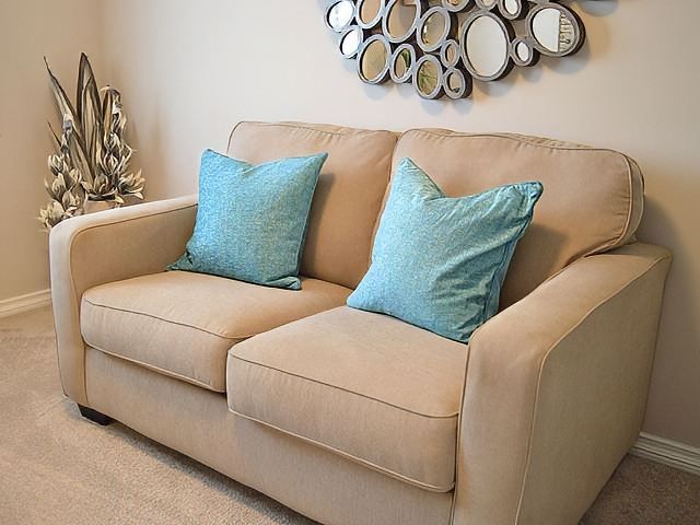 sofa-upholstery-cleaning-3-kireth-ai